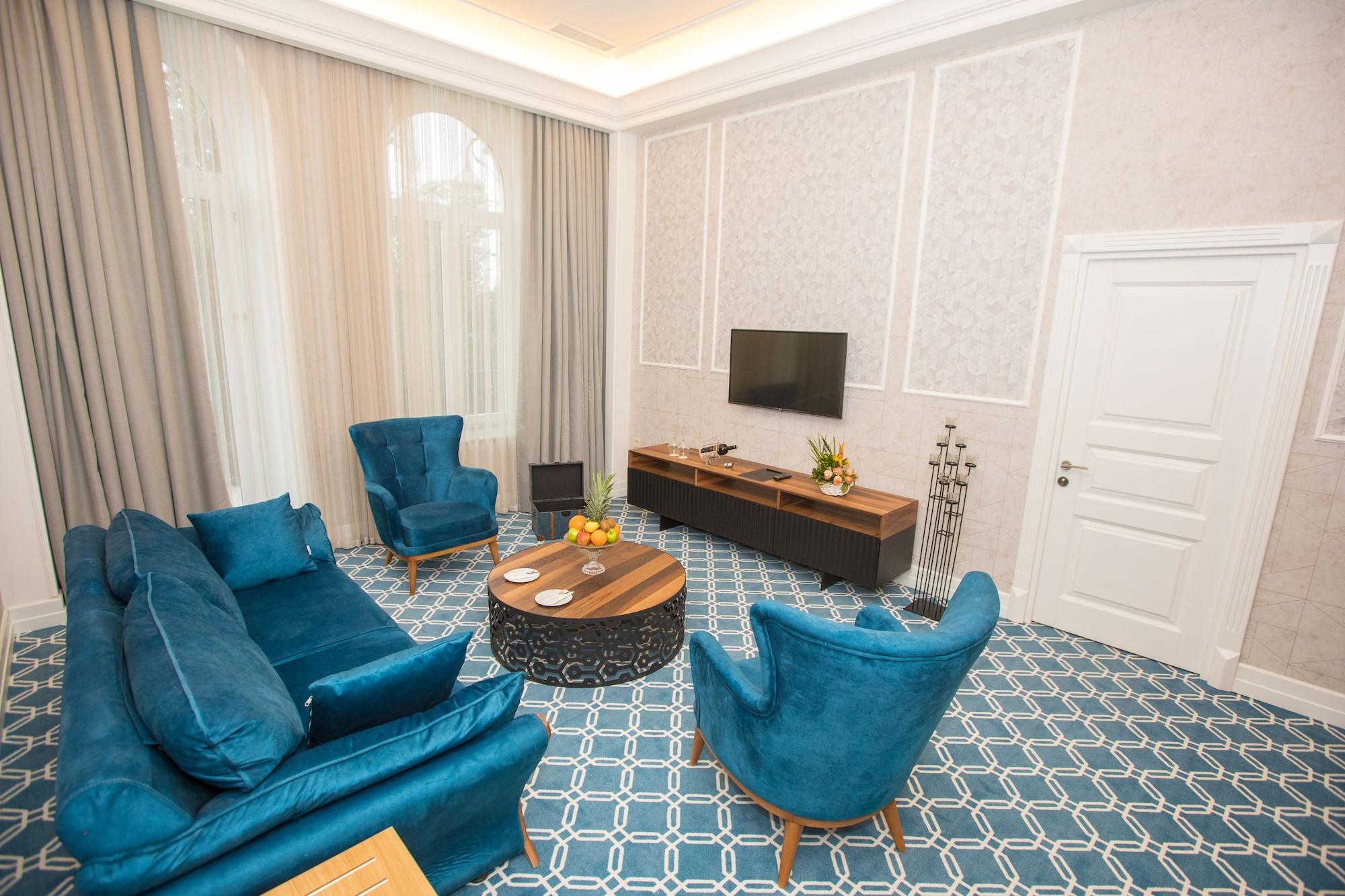 Promenade Hotel Baku Exterior photo A living room at the hotel