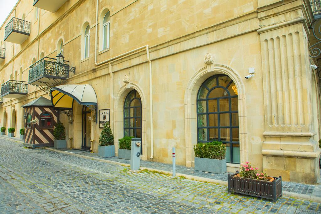 Promenade Hotel Baku Exterior photo Entrance to the hotel